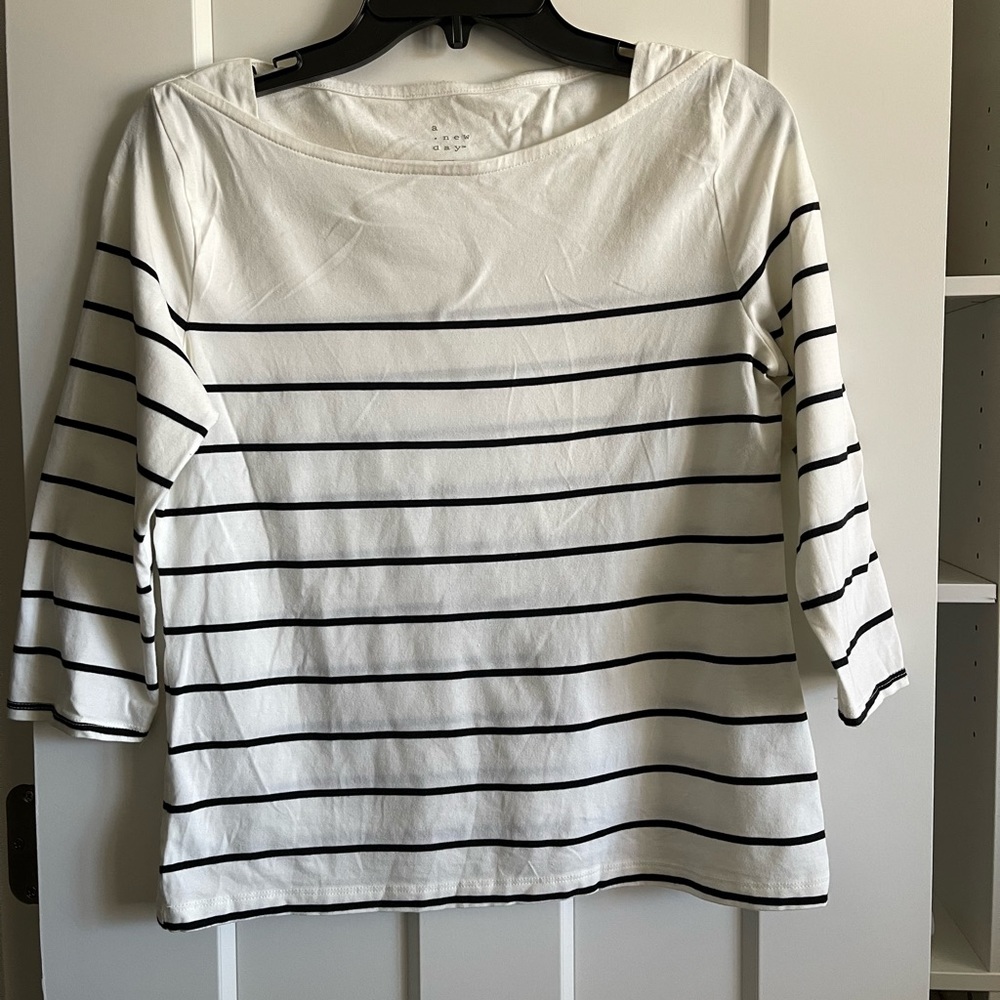 black and white 3/4 sleeve